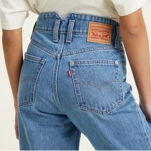 Levi’s High Waisted Mom Jean Button Fly Size 30